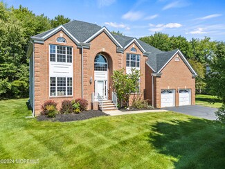 72 Mcfarlane Cir, Monroe Township, NJ 08831