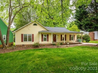 9619 Kent Village Dr, Charlotte, NC 28269
