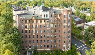 2 Spruce St Unit 1G, Great Neck, NY 11021