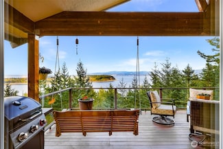 3040 Mt Vista Dr, Lummi Island, WA 98262