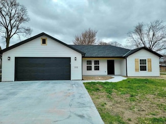 202 W Kansas St, Smith Center, KS 66967