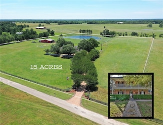 3151 Running River Ln, Washington, TX 77880