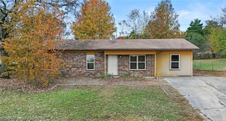 1905 N 28th St, van Buren, AR 72956