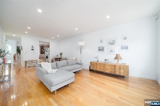 593 Hartford Dr, Nutley, NJ 07110