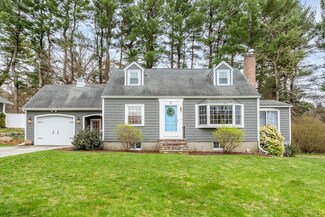 31 Curve St, Bedford, MA 01730