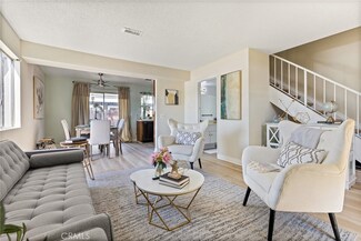 824 N Pasadena Ave Unit 15, Azusa, CA 91702