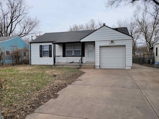 2835 E Clover Ln, Wichita, KS 67216