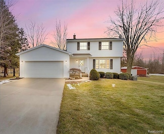 8368 E Lippincott Blvd, Davison, MI 48423