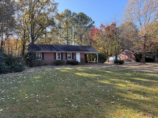 162 Hatton Ave, Kilmarnock, VA 22482