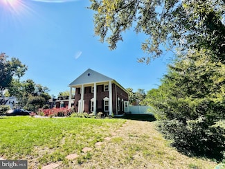 7428 Mason Ln, Falls Church, VA 22042