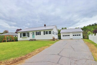 8 Sunset Dr, Veazie, ME 04401