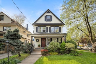 19 Avenue B, Bayonne, NJ 07002