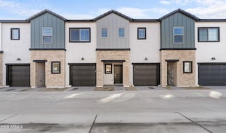 2831 W White Feather Ln, Phoenix, AZ 85083