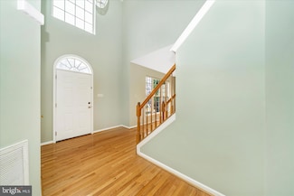 19316 Moon Ridge Dr, Germantown, MD 20876