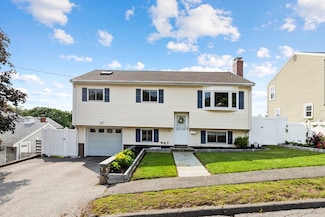 10 Murdock Dr, Peabody, MA 01960
