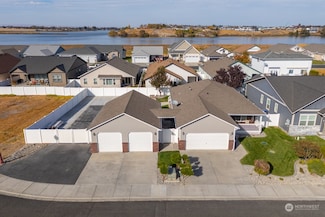 1300 W Marina Dr Unit 34, Moses Lake, WA 98837