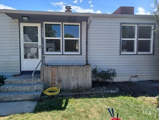 3885 W Pershing Dr, Boise, ID 83705