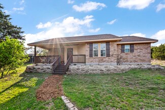 1135 Twisted Oak Ct, Canyon Lake, TX 78133