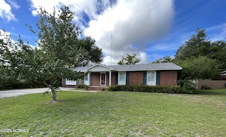 13080 Montclair Dr, Laurinburg, NC 28352