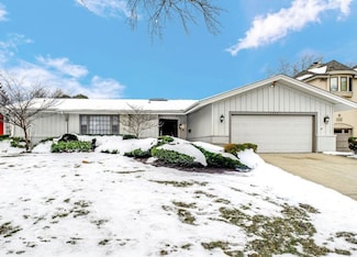 1117 Summit Hills Ln, Naperville, IL 60563