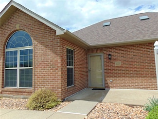 2007 Lake View Dr, Belle Vernon, PA 15012