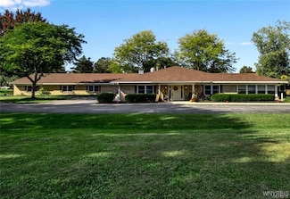 459 E Oak Orchard St, Medina, NY 14103
