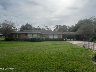 1019 Old Spanish Trail, Bay Saint Louis, MS 39520