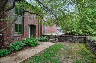 18 Webster Ct, Amherst, MA 01002