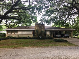 111 Live Oak Dr, Lafayette, LA 70503
