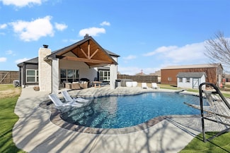 112 Cardiff Ln, Waxahachie, TX 75167