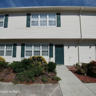 87 Century Ct, Swansboro, NC 28584