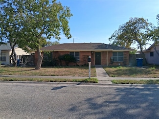 112 Lamplite Ln, Sinton, TX 78387