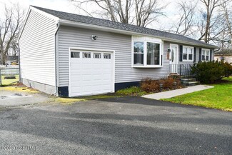 1346 Maple Hill Rd, Castleton On Hudson, NY 12033