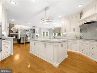 206 May Ln, Edgewater, MD 21037