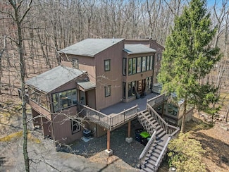 3206 Stonehenge Dr, Stroud Township, PA 18301