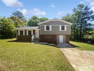 6754 Bedford Rd, Rex, GA 30273