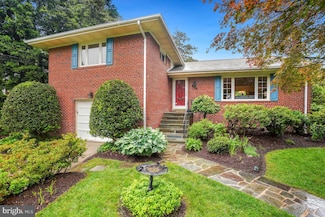 4513 Traymore St, Bethesda, MD 20814