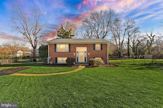 6101 Briarview Ct, Alexandria, VA 22310