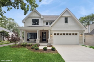 227 S Mitchell Ave, Arlington Heights, IL 60005