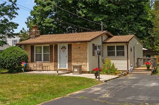 37 Ridge Rd, East Greenwich, RI 02818