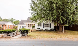 1501 E Commercial St, Charleston, MO 63834