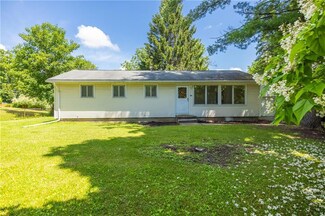 40 Floyd Dr, Rochester, NY 14623