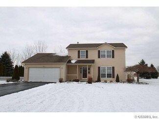 22 Countryside Dr, Hamlin, NY 14464