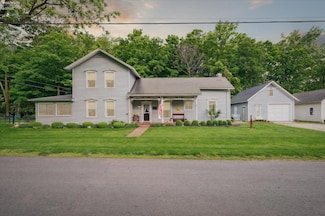 569 Victory Ln, Put In Bay, OH 43456