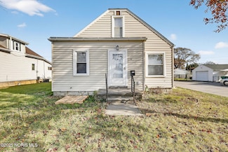 615 Oregon Rd, Northwood, OH 43619