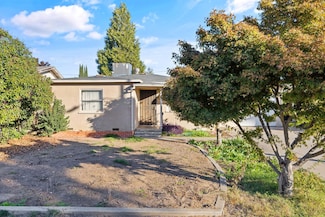 3010 E Westcott Ave, Visalia, CA 93292