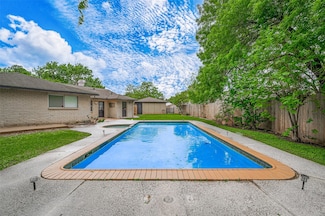 13506 Sherwood St, Sugar Land, TX 77498