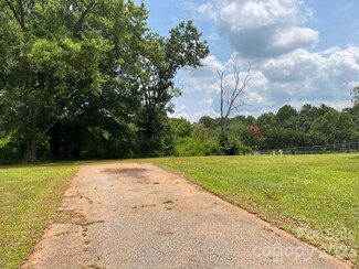 2581 Raintree St, Connelly Springs, NC 28612