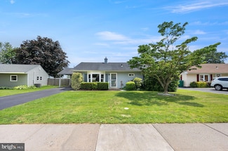 672 Austin Dr, Fairless Hills, PA 19030