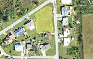 305 Sailfish Ln, Cleveland, FL 33982